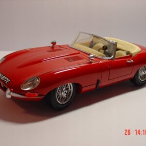 Bburago Bbu 1:24 Jaguar Xkr-S White 21063W 02696